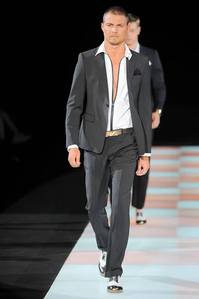 Look 44